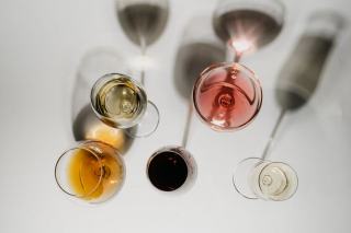 Verre à vin soufflé bouche ou verre machine, que paie-t-on ?